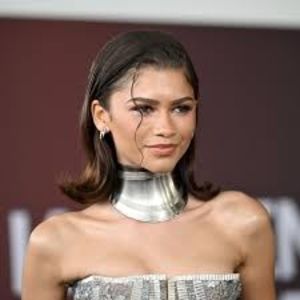 Poza 10. - Alege din coafurile Zendaya