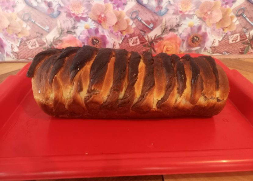 Cozonac franjuri cu crema de ciocolata si rom - Retete 2