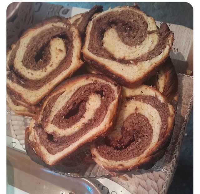 Cozonac franjuri cu crema de ciocolata si rom - Retete 2