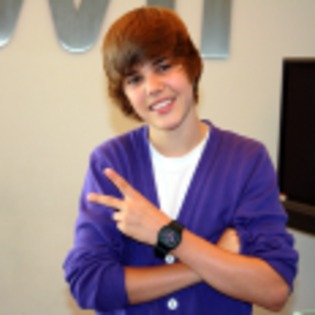 Justin_Bieber_1267178358_0 - JUSTIN BIEBER