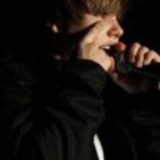 Justin_Bieber_1267198928_0 - JUSTIN BIEBER