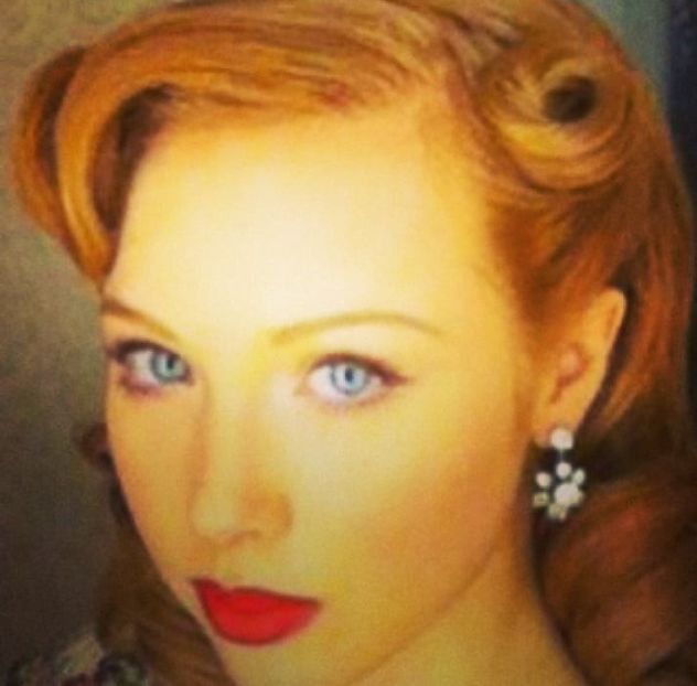 [in casa] = Cine tot urla asa? Ricardo!!Trezeste-te *il zguduie* - episodul 82