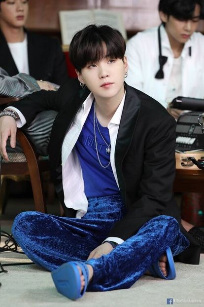 bts (23) - Bts B E