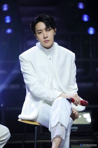 bts (40) - Bts B E