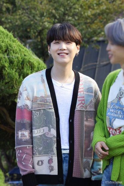 bts (50) - Bts B E