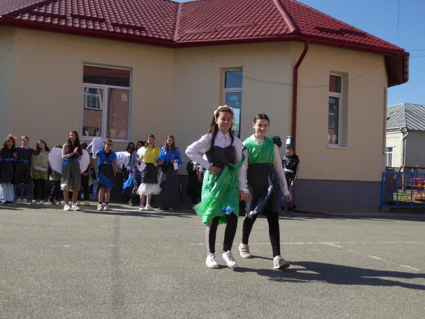 P1180285 - Caravana Reciclarii Creative