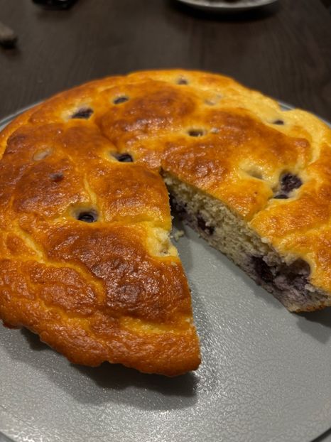  - Prăjitură cu afine și faine de migdale