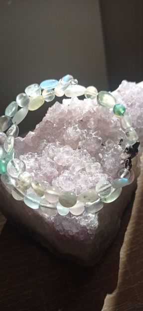  - Brățări pe sarma cu memorie