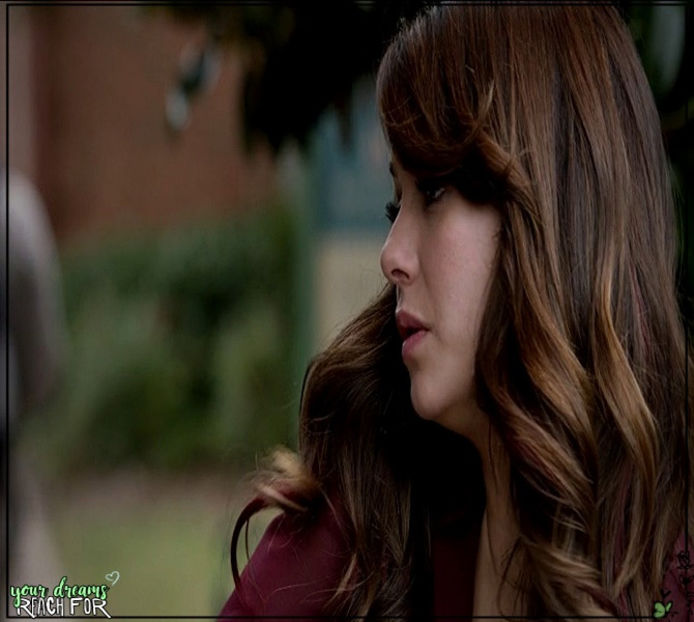 єℓєηα┊ .. asta e banda în care nu știam dacă Elena e cu Klaus-Stefan sau Damon din moment - xo - Episode 05 here