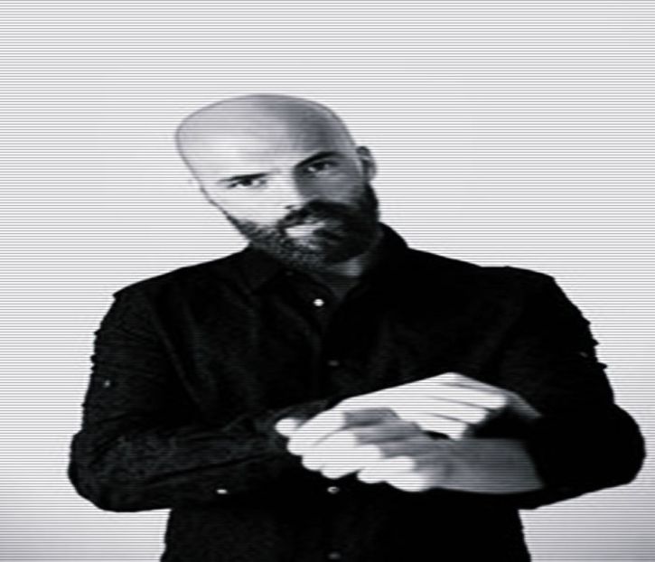 *ii zambeste și da din gene senzual* Multumesc. Nuu, ai mâna foarte ușoară. - episodul 83