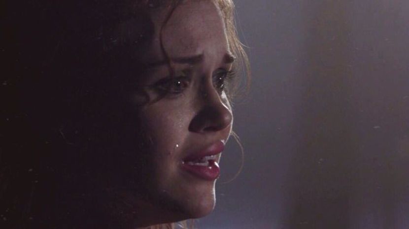 *intra și îl vede zgâriat* Iubire !!! *sare la el in brate*aoleeeu barbatelul meu frumosss. CE AI - episodul 83