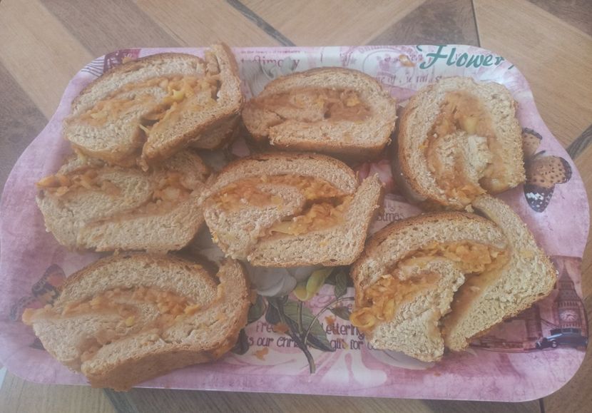 Cozonac de ciocolata umplut cu mere - Retete 2