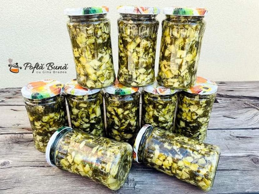  - Dovlecei cu marar si patrunjel la borcan