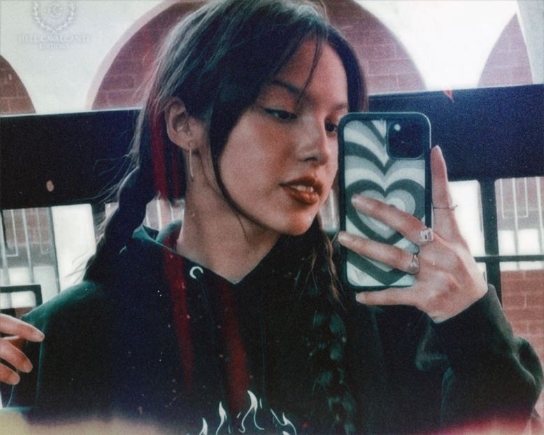 　　　　　　　་༘࿐ ꒰ •̫͡-•̫͡꒱ ▏ 11o̷f̷♥J̷u̷n̷e̷. - My cheek dreamt well on her heart