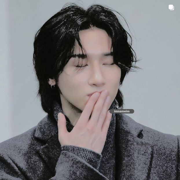 17.06.⠀⠀⠀ ✦ ꯭໋ 熱 t̟e̟n̟d̟e̟r̟♡uoᴉʇɔǝɟɟɐ. ̵ׄ ❵ - Mirrored Blind Playin