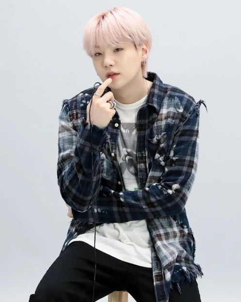  - Hello BTS !
