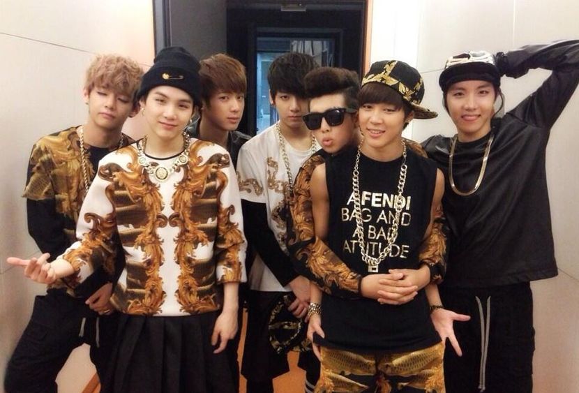  - - 6 - Hello BTS !