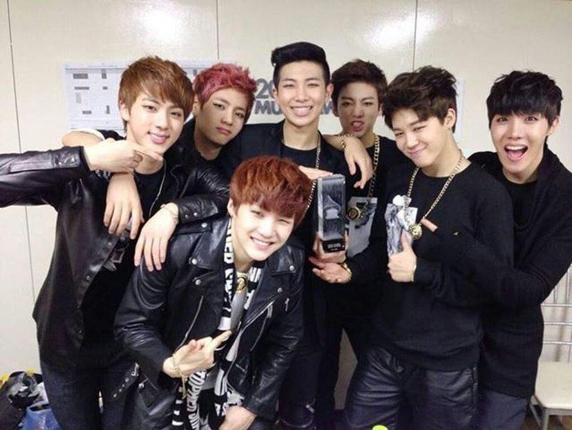  - - 6 - Hello BTS !