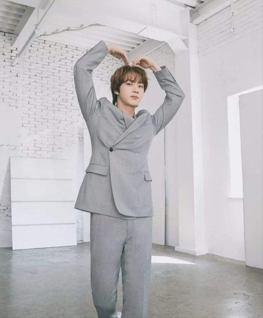  - - 6 - Hello BTS !