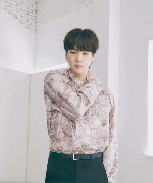  - - 6 - Hello BTS !