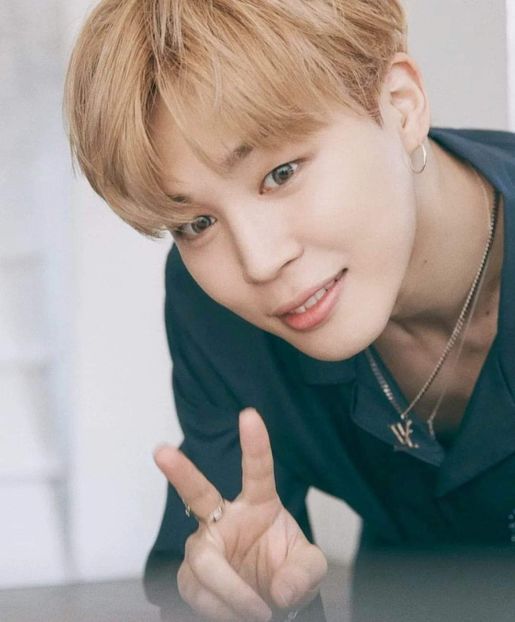  - - 6 - Hello BTS !