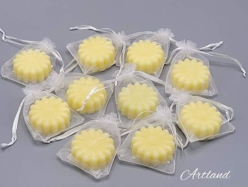  - Mini sapunuri naturale cu aroma de vanilie