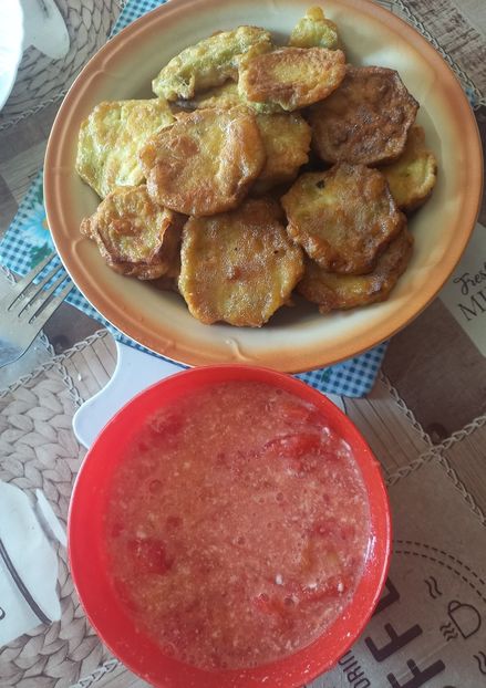 Vinete pane si mujdei de usturoi cu rosii - Retete 2