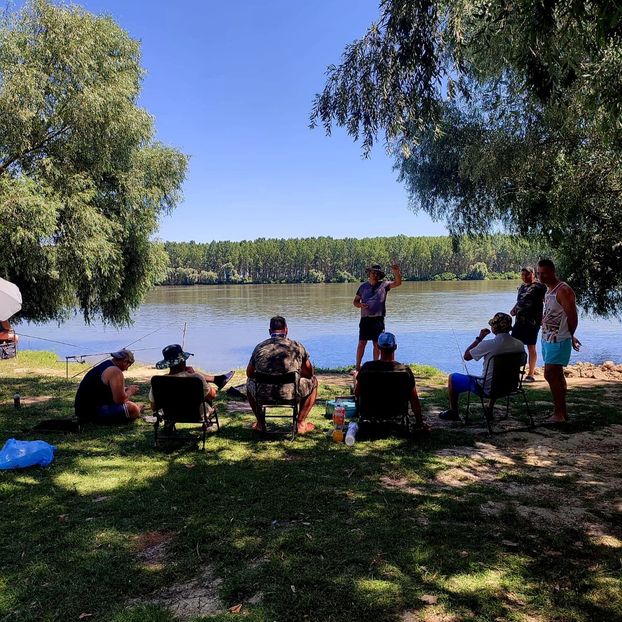  - EU SI PRIETENII MEI