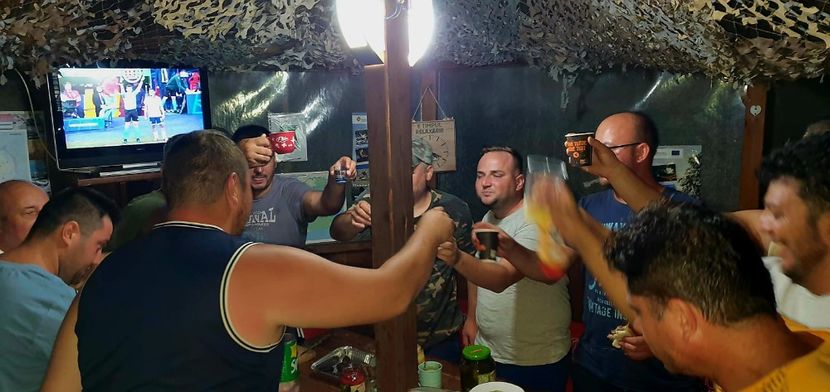  - EU SI PRIETENII MEI