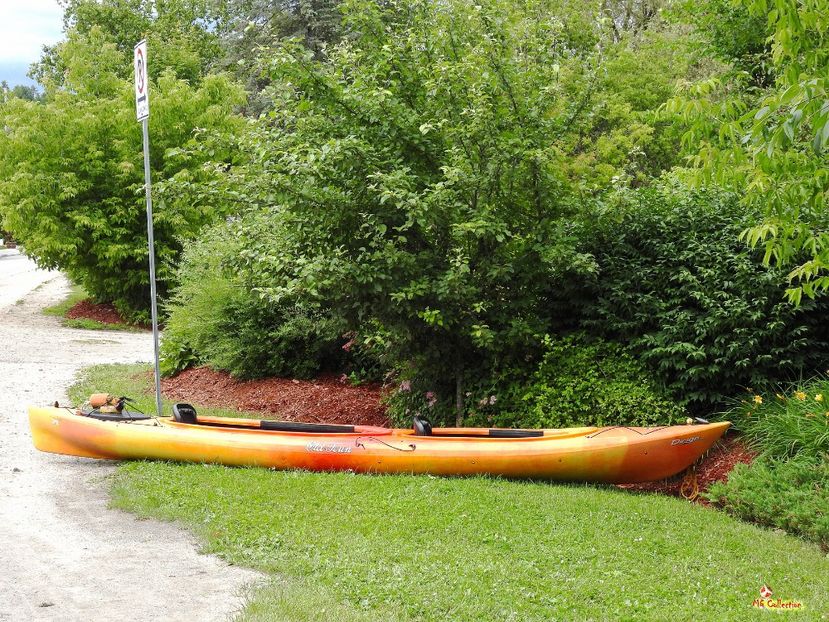Wakefield , QC-Preparing Caiac  for Gatineau River - N - MISCELLANEOUS - DIVERSE