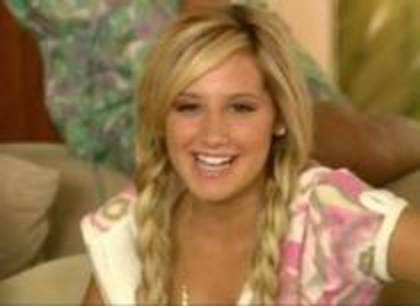 LKIJORNHPYFVUPRTOGZ - Ashley Tisdale