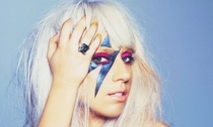 11340300_TWFFITTQO - lady gaga 2 supergirl