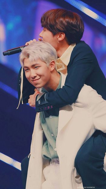  - Hello BTS !