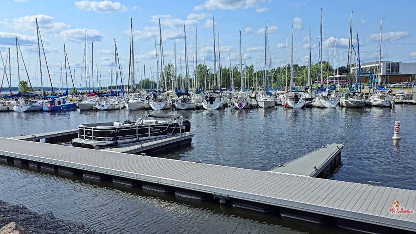 Marina Gatineau 2,QC - D - CARS - BIKES - BOATS