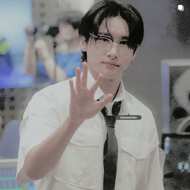 27.07.⠀⠀⠀ ✦ ꯭໋ 熱 t̟e̟n̟d̟e̟r̟♡uoᴉʇɔǝɟɟɐ. ̵ׄ ❵ - Mirrored Blind Playin