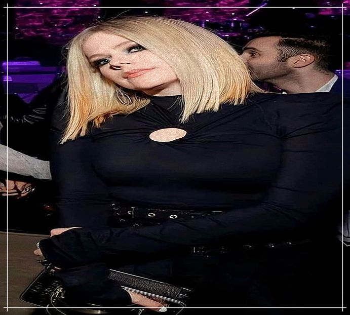 　　⑉ Haxan said　ཻུ۪۪ Avril Lavigne. ✔️ - if u don t love me somebody will xx