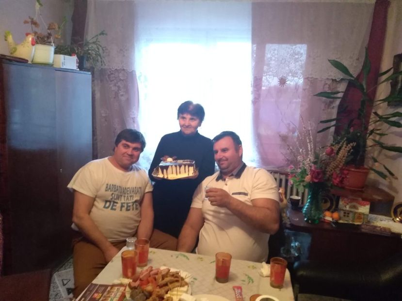  - Familia
