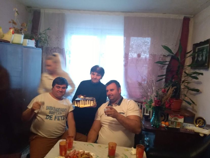  - Familia