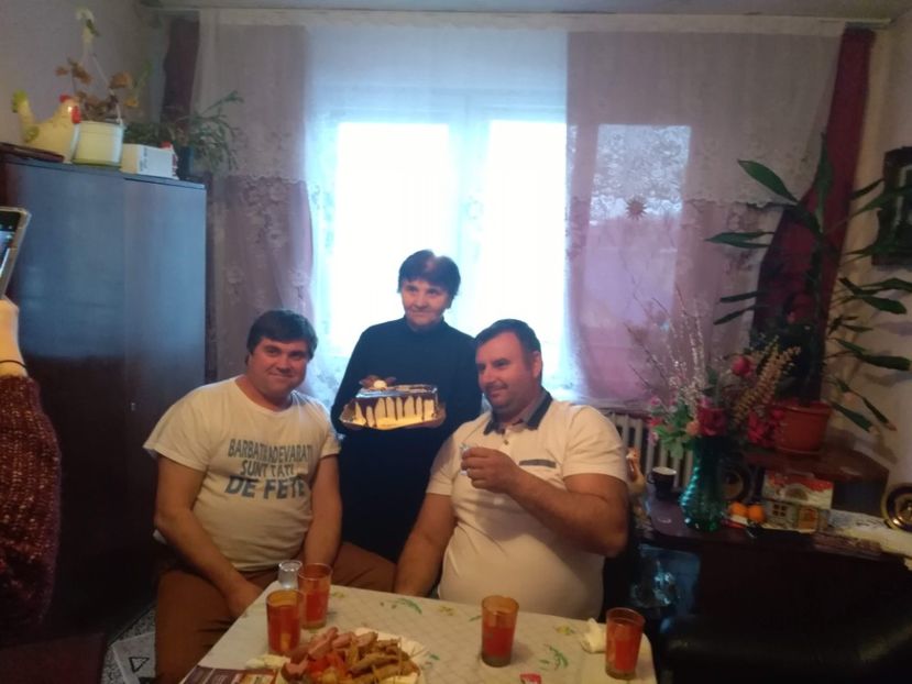  - Familia