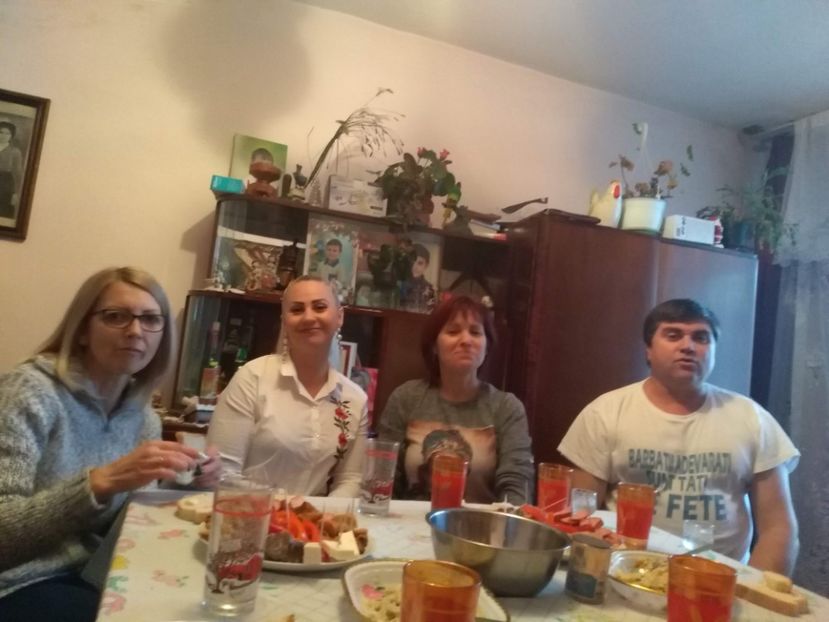  - Familia
