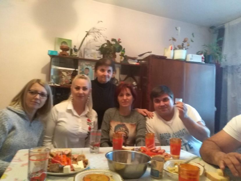  - Familia