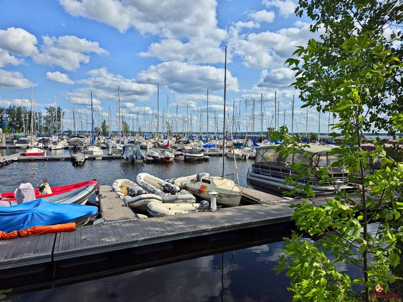 Gatineau Marina, QC - D - CARS - BIKES - BOATS