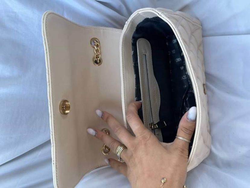  - Moschino piele ecologica