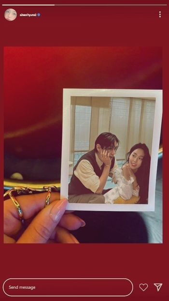 ⊱ ᵖᵒˢᵗᵉᵈ ᵇʸ ↳ sᴇᴏʟʜʏᴜɴ ⊰ - x keep us updated ll story