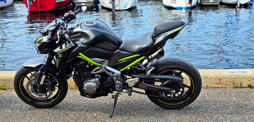 KAWASAKI Bike - D - CARS - BIKES - BOATS