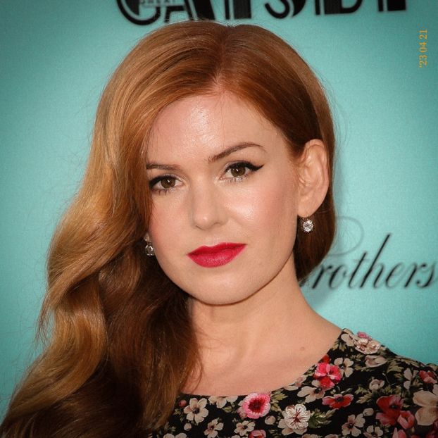 • Isla Fisher born on February 3rd 1976. @Emptiness. - when i see you on those streets