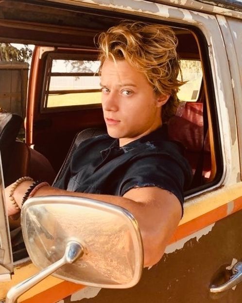 Magnus Gunnarsson for ºั♡. QueenCyrusx. - Gnarly