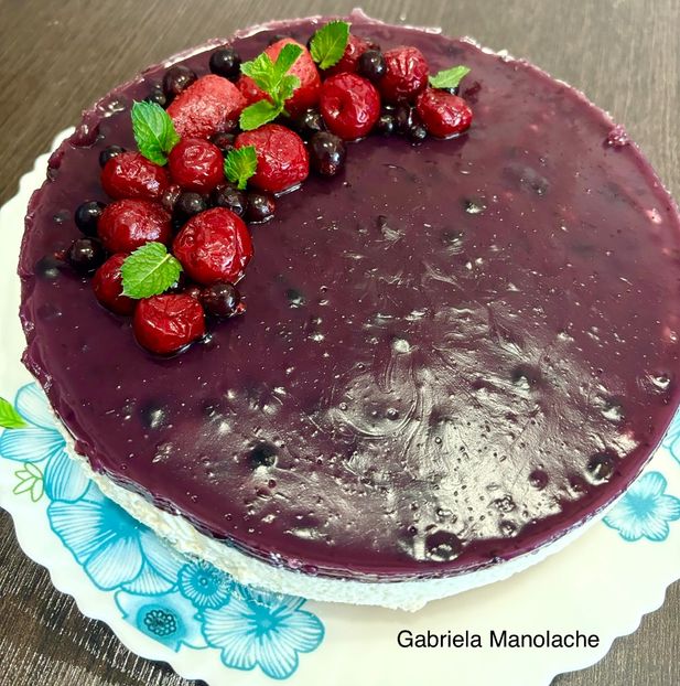 - Cheesecake cu crema de iaurt si zmeura sau afine