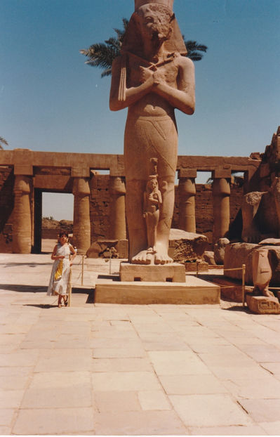 Statuia faraonului Ramses II - Luxor - Karnak - Valea regilor