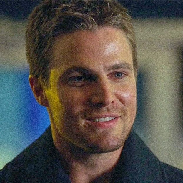 • aftersun got Oliver Queen. - when i see you on those streets